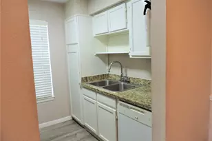 10555 Turtlewood Ct, Houston, TX 77072 - Photo 7