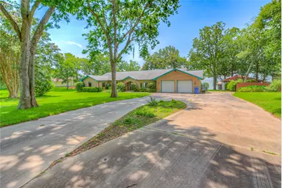 188 Old Post Road S, Livingston, TX 77352 - Photo 1