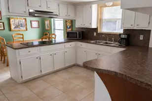 410 Brook Hollow Dr, Conroe, TX 77385 - Photo 7
