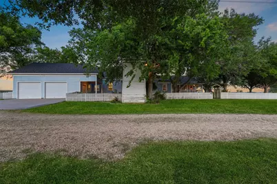 9058 Sam Houston, Brenham, TX 77833 - Photo 25