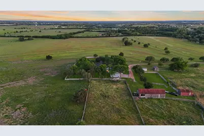 9058 Sam Houston, Brenham, TX 77833 - Photo 3