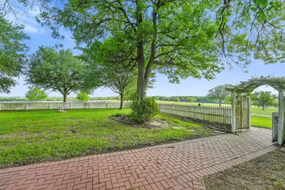 9058 Sam Houston, Brenham, TX 77833 - Photo 45