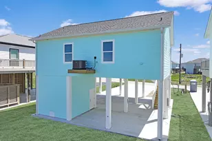 1989 Pedregal Dr, Crystal Beach, TX 77650 - Photo 21