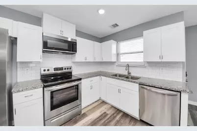 618 Maple Way #B, Houston, TX 77015 - Photo 7