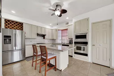 811 Colony Glen Court, Houston, TX 77062 - Photo 11