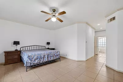 811 Colony Glen Court, Houston, TX 77062 - Photo 19