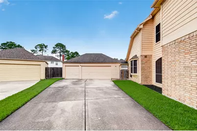 811 Colony Glen Court, Houston, TX 77062 - Photo 33