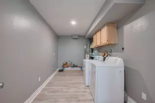 5822 Shurmard Dr, Houston, TX 77092 - Photo 23