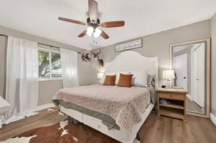 302 Jay St, Boling, TX 77420 - Photo 13