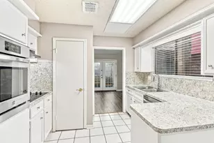 11807 Gatlinburg Dr, Houston, TX 77031 - Photo 9