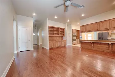 417 S Main Street, Hallettsville, TX 77964 - Photo 5