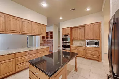 417 S Main Street, Hallettsville, TX 77964 - Photo 9