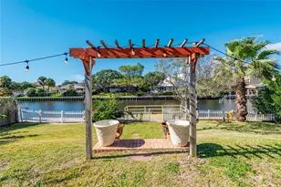 2417 Gerol Dr, Galveston, TX 77551 - Photo 33