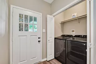 77 Woodlily Pl, The Woodlands, TX 77382 - Photo 3