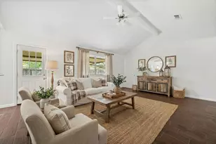 3930 Tumbleweed Ln, Baytown, TX 77521 - Photo 5