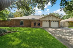 3930 Tumbleweed Ln, Baytown, TX 77521 - Photo 3