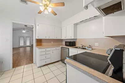 614 Normal Park Drive, Huntsville, TX 77320 - Photo 17