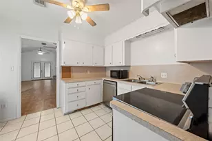 614 Normal Park Dr, Huntsville, TX 77320 - Photo 17