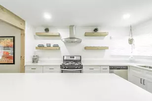 1102 45th St, Galveston, TX 77550 - Photo 17
