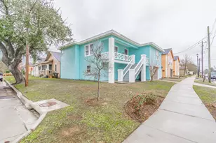 1102 45th St, Galveston, TX 77550 - Photo 3