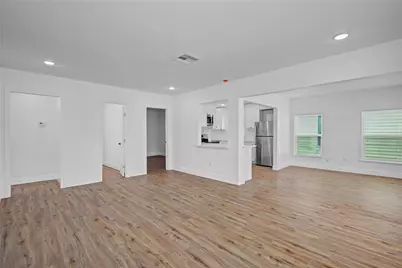 1203 W 6th Street, Freeport, TX 77541 - Photo 7