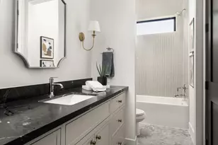 709 E 17th St, Houston, TX 77008 - Photo 21