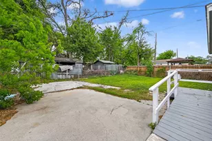 2446 Mayview Dr, Houston, TX 77091 - Photo 31