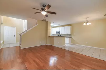 213 E Summerhaze Circle, The Woodlands, TX 77382 - Photo 5