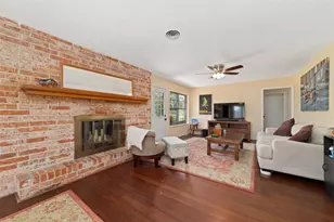 7434 Carew St, Houston, TX 77074 - Photo 9
