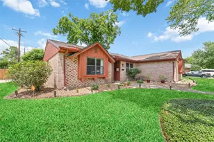 7434 Carew St, Houston, TX 77074 - Photo 3