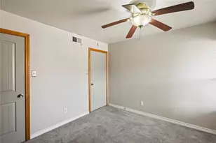 904 University Oaks Blvd, College Station, TX 77840 - Photo 17