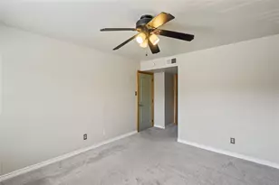 904 University Oaks Blvd, College Station, TX 77840 - Photo 13
