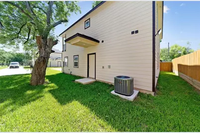 5007 Mallow Street #B, Houston, TX 77033 - Photo 13