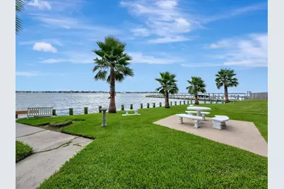 4001 Nasa Parkway #201, Seabrook, TX 77586 - Photo 3