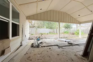 10438 Brinwood Dr, Houston, TX 77043 - Photo 15