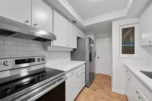 9654 Westview Dr, Houston, TX 77055 - Photo 9