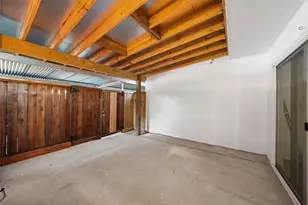 9654 Westview Dr, Houston, TX 77055 - Photo 35