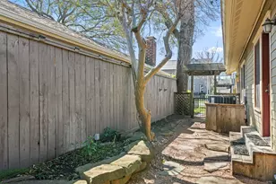 805 Ralfallen St, Houston, TX 77008 - Photo 29