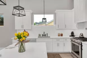 407A Sikes St, Houston, TX 77018 - Photo 9