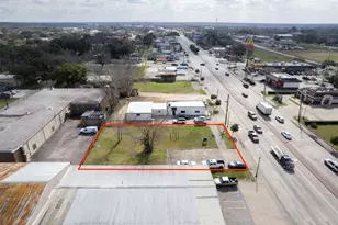 2107 N Main St, Pearland, TX 77581 - Photo 1