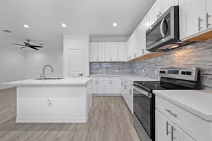 5430 Heron Dr, Houston, TX 77033 - Photo 7