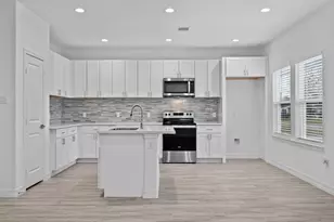 5430 Heron Dr, Houston, TX 77033 - Photo 5