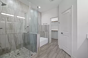 5430 Heron Dr, Houston, TX 77033 - Photo 13