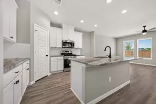 1435 Terry Roberts Dr, Angleton, TX 77515 - Photo 15