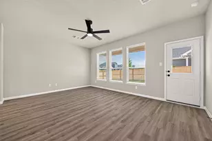 1435 Terry Roberts Dr, Angleton, TX 77515 - Photo 11
