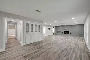 117 Broken Bough Ln, Conroe, TX 77304 - Photo 11