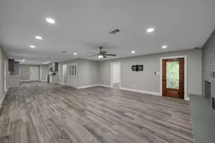 117 Broken Bough Ln, Conroe, TX 77304 - Photo 3