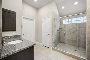 1310 Malone St, Houston, TX 77007 - Photo 9