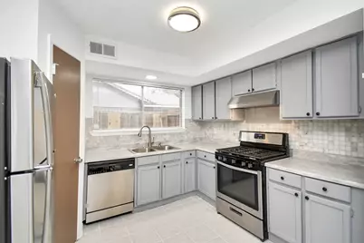 1111 W Brompton Drive, Pearland, TX 77584 - Photo 11