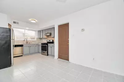 1111 W Brompton Drive, Pearland, TX 77584 - Photo 9